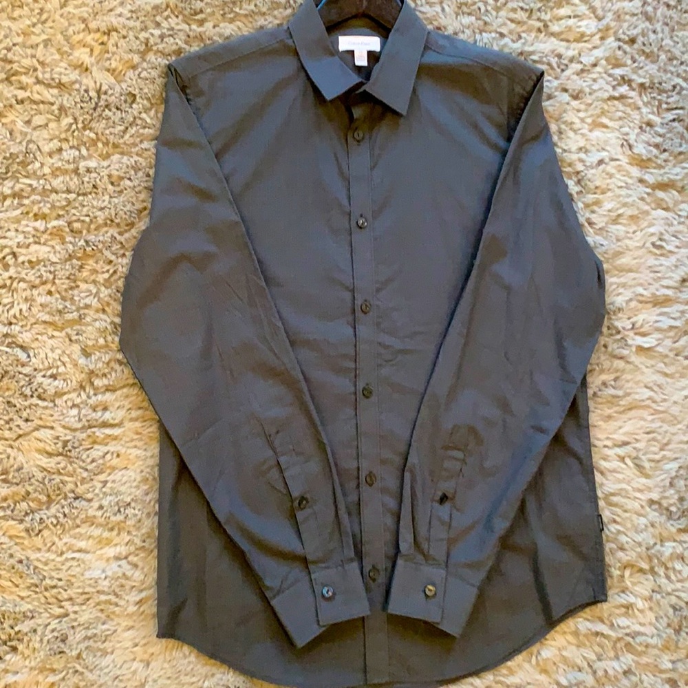 CALVIN KLEIN GREY BUTTON DOWN